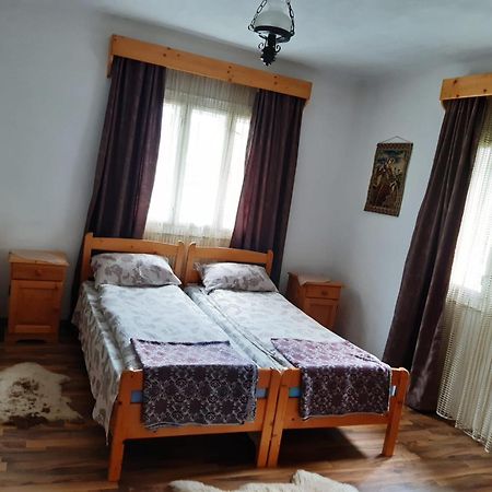 Отель Casa De Vacanta Joldes Гырда-де-Сус Экстерьер фото